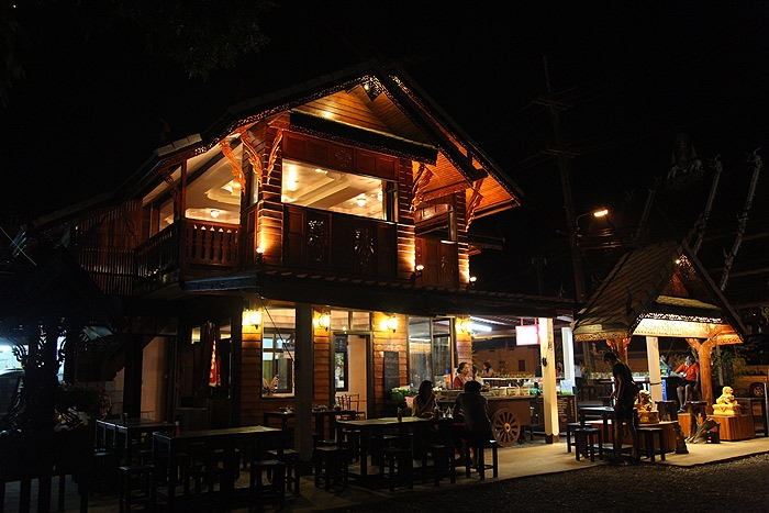 ร้านขนมหวานของป้านิ่ม อร่อยทุกอย่าง